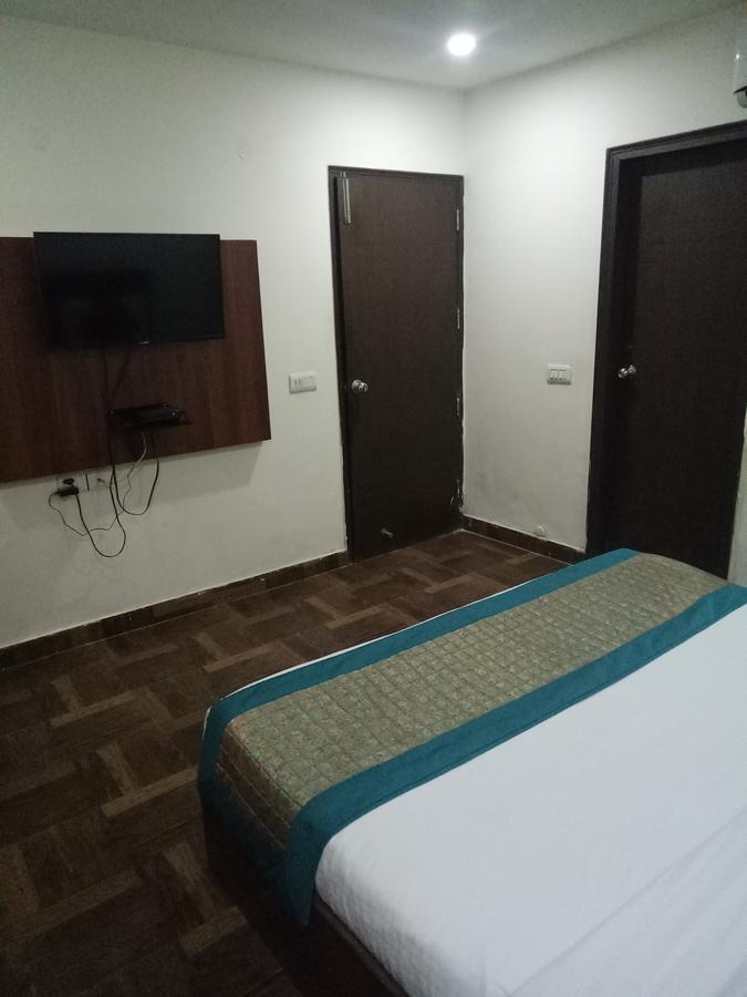 Hotel Nathu Palace Нью-Делі Екстер'єр фото